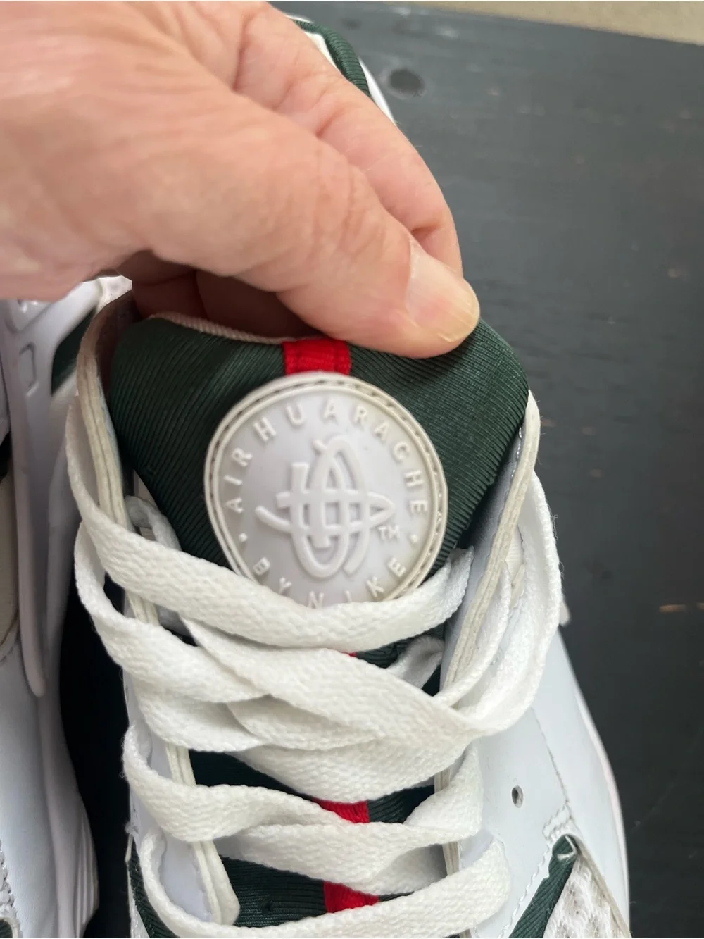 Nike Air Huarache Men's 9.5 White Green Red Sneakers